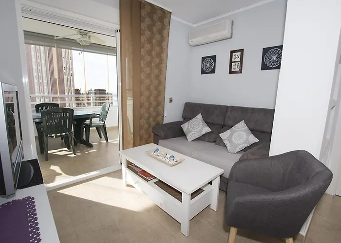 アパート Edificio Penasol カルプ